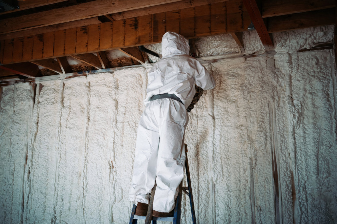 Closed-cell foam insulation